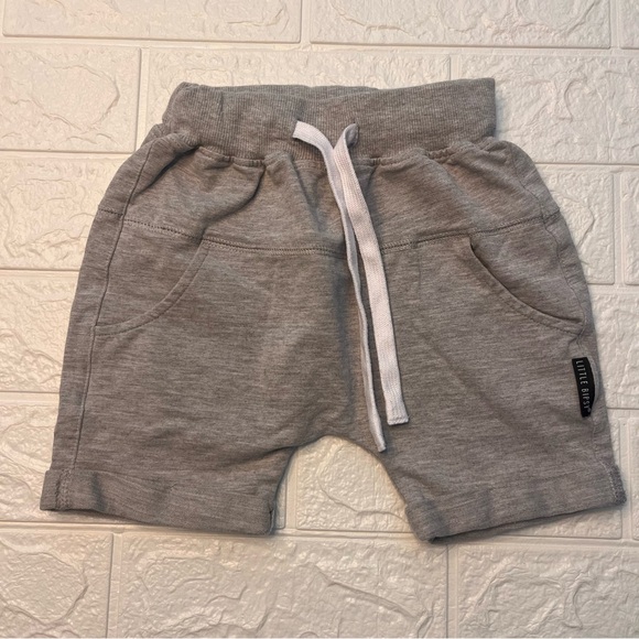 Little Bipsy Light Gray Kids Shorts size 2T-3T - Picture 1 of 5
